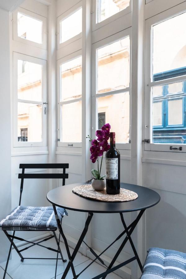 Modern Central 2Br Flat In Valletta By Arcobnb Ngoại thất bức ảnh